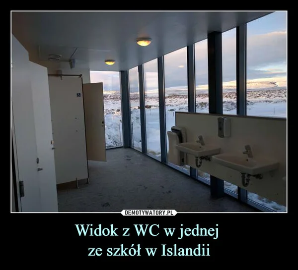 
    Widok z WC w jednej ze szkół w Islandii